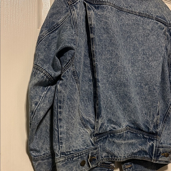 Weathered Blues Vgt acid Jean jacket. 80’s-90’s. Small but oversized. - Picture 9 of 9